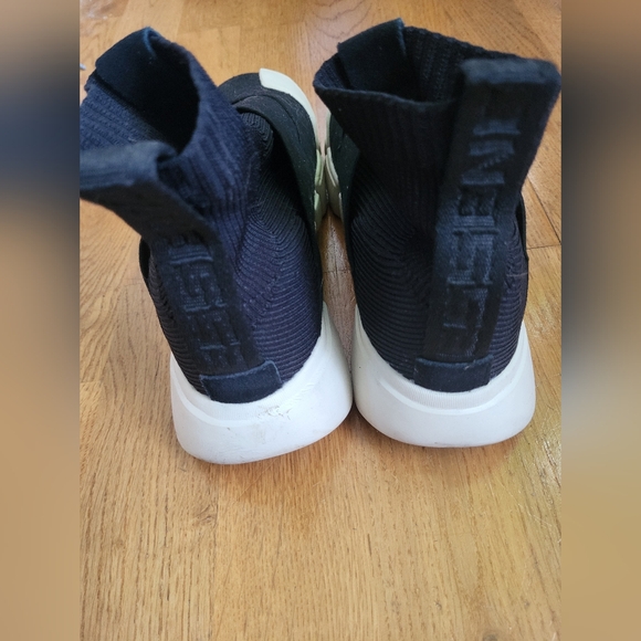 Li-Ning Essence 2 W's shoe - Picture 5 of 5